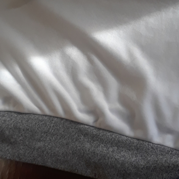 Extra soft weekend edition hoodie - Picture 2 of 3